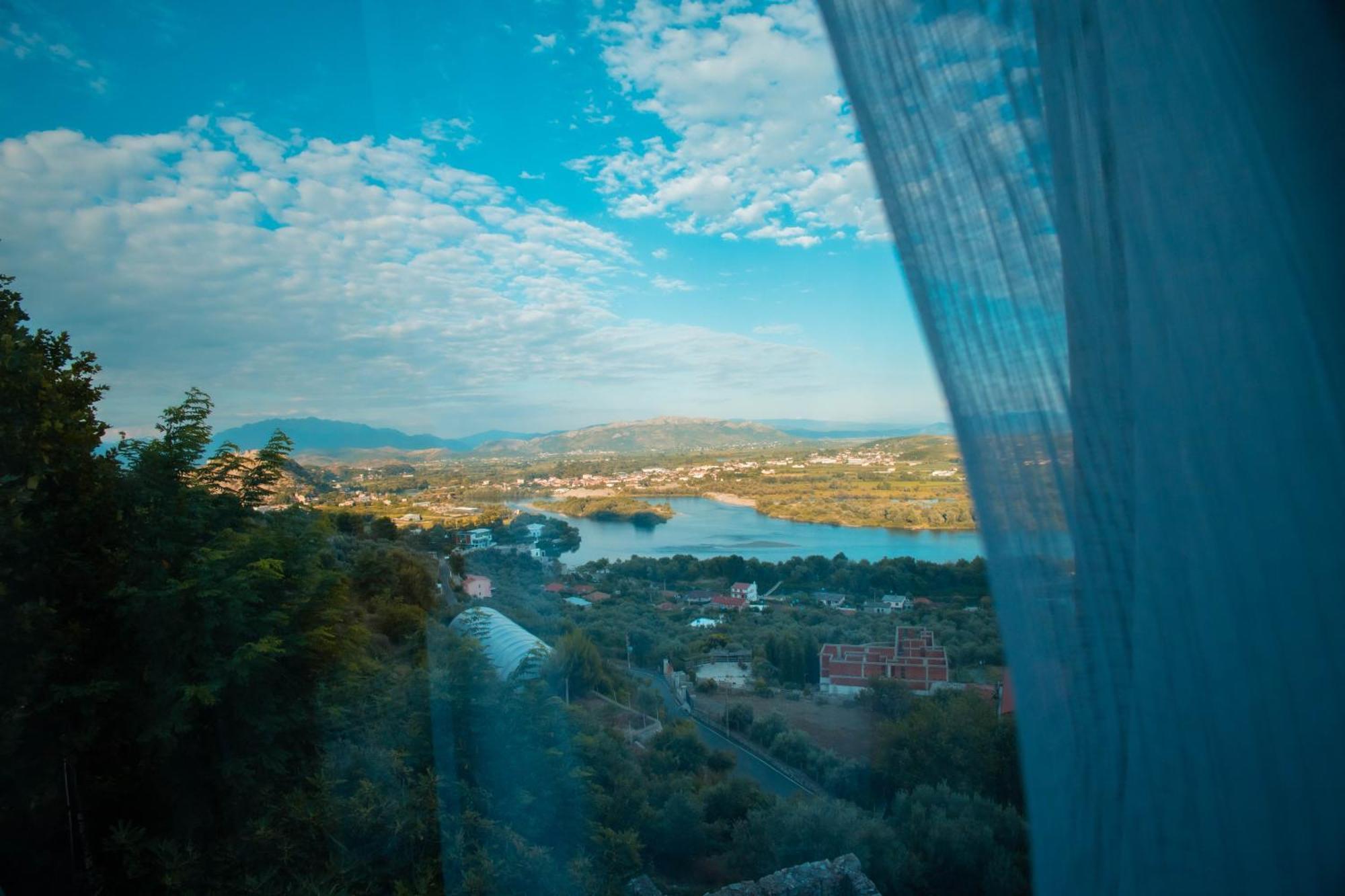 Hotel Shpija E Gjyshit Canaj Esterno foto