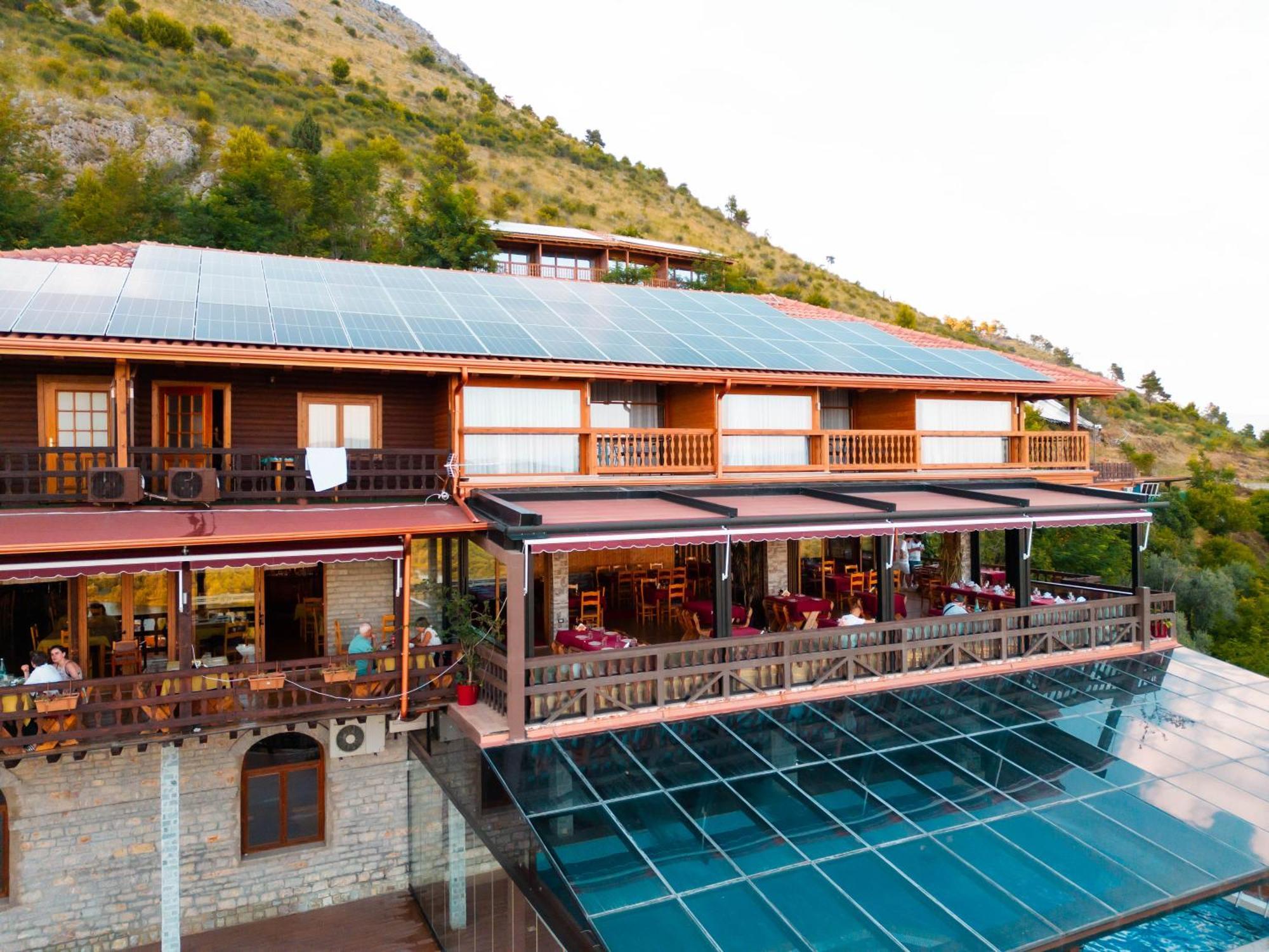 Hotel Shpija E Gjyshit Canaj Esterno foto