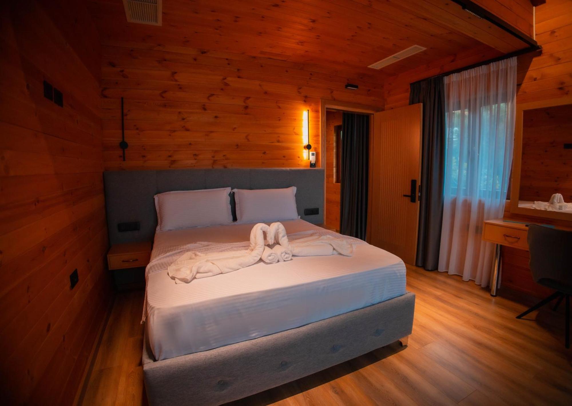Hotel Shpija E Gjyshit Canaj Esterno foto