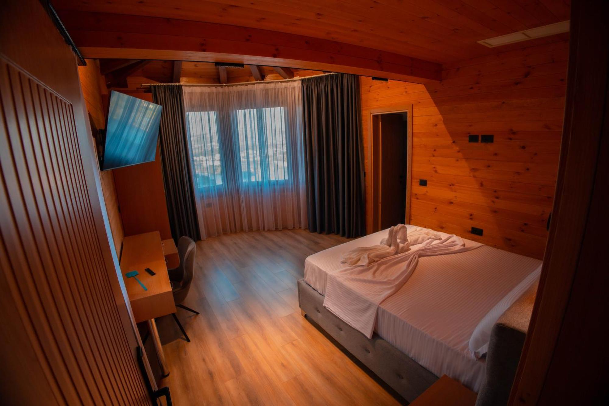Hotel Shpija E Gjyshit Canaj Esterno foto
