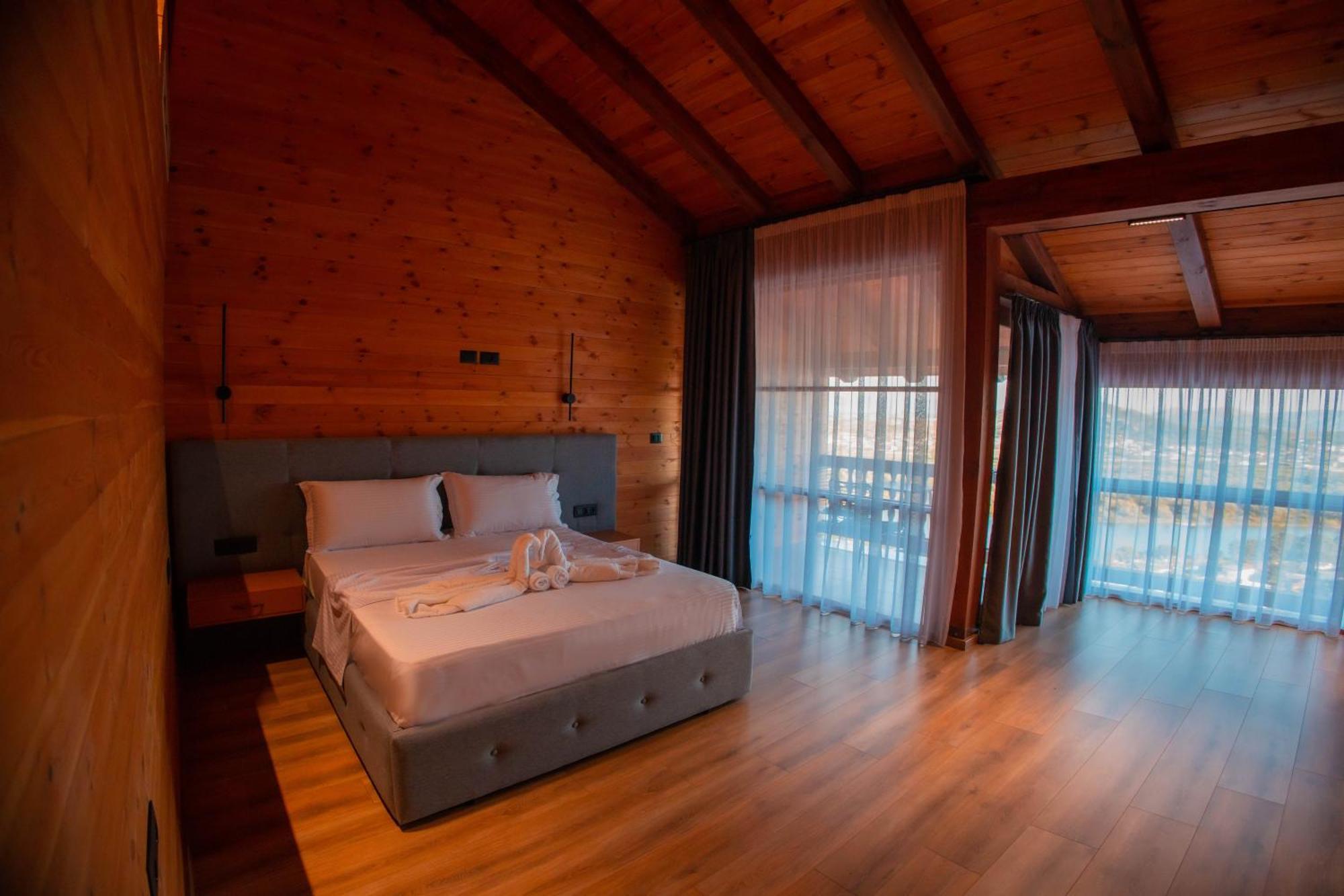 Hotel Shpija E Gjyshit Canaj Esterno foto