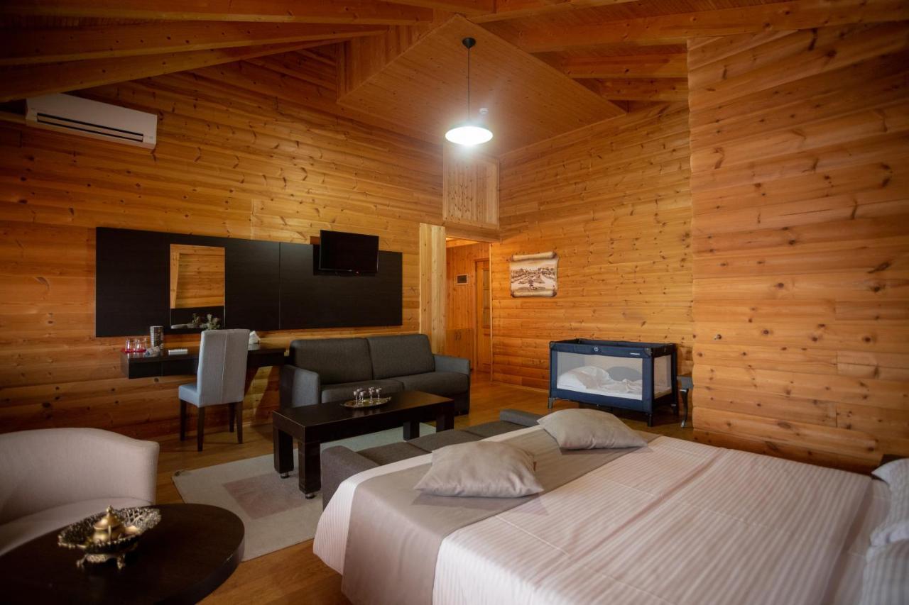 Hotel Shpija E Gjyshit Canaj Esterno foto