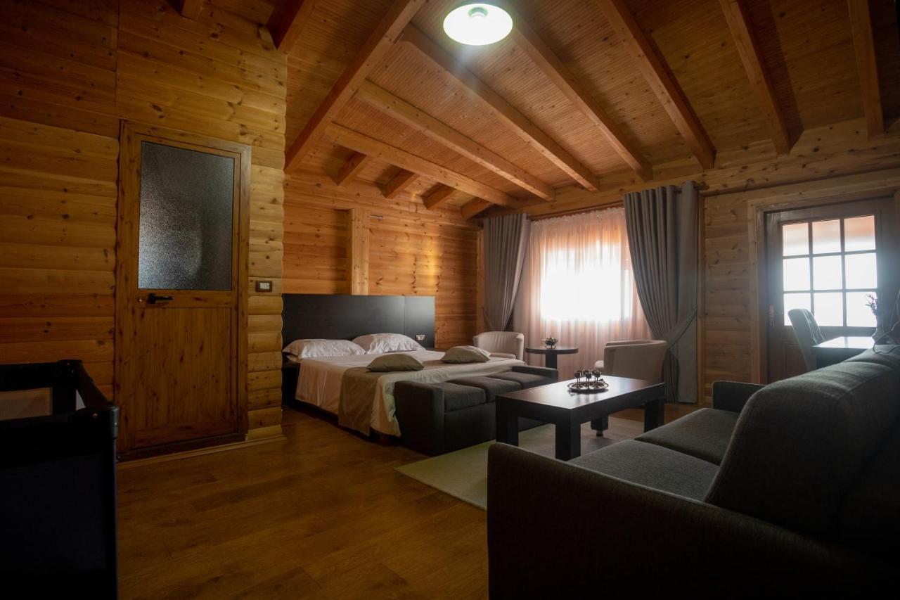 Hotel Shpija E Gjyshit Canaj Esterno foto
