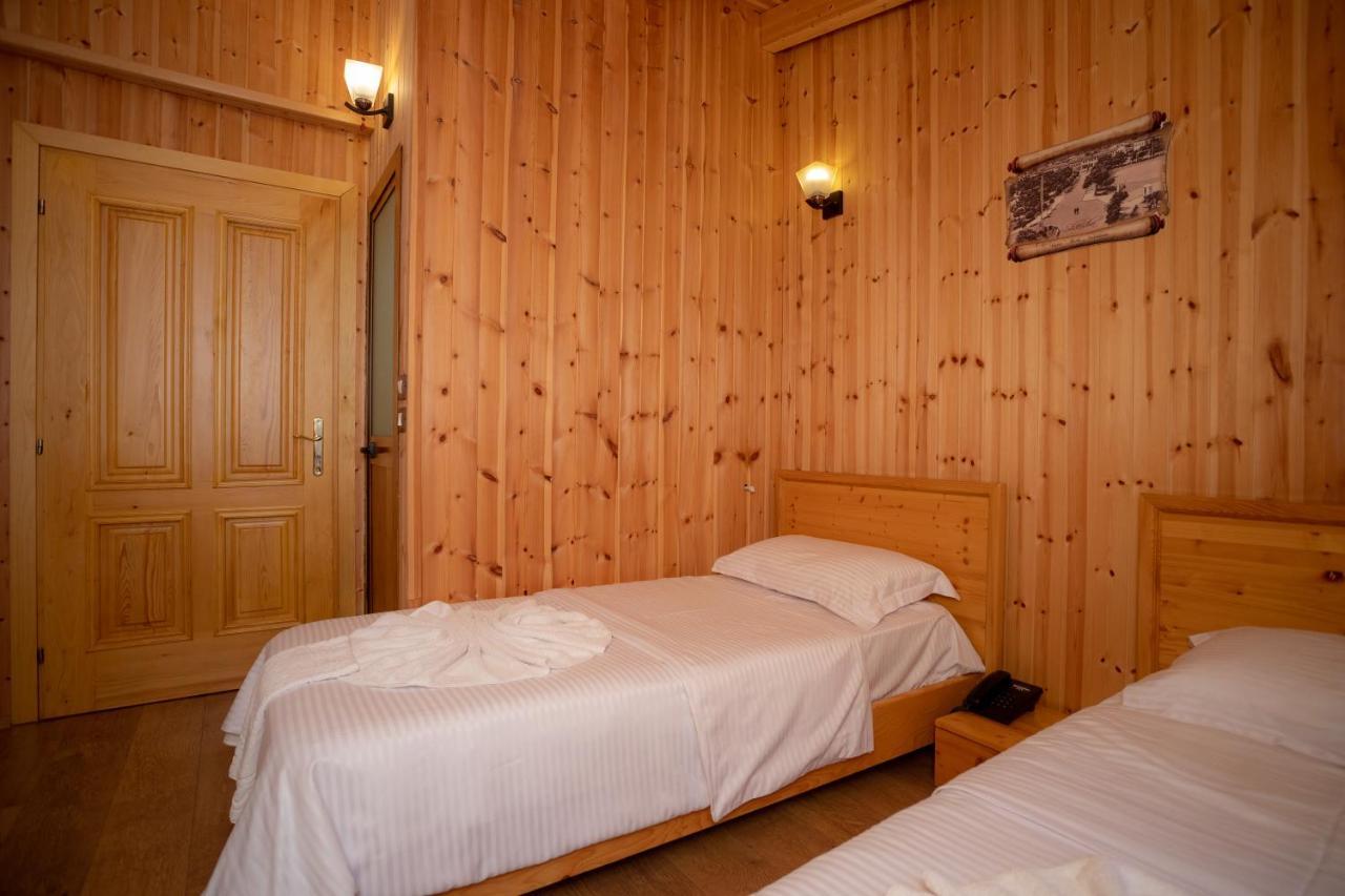 Hotel Shpija E Gjyshit Canaj Esterno foto