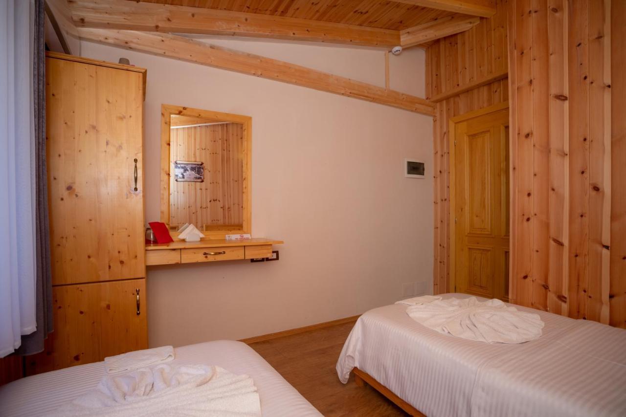 Hotel Shpija E Gjyshit Canaj Esterno foto