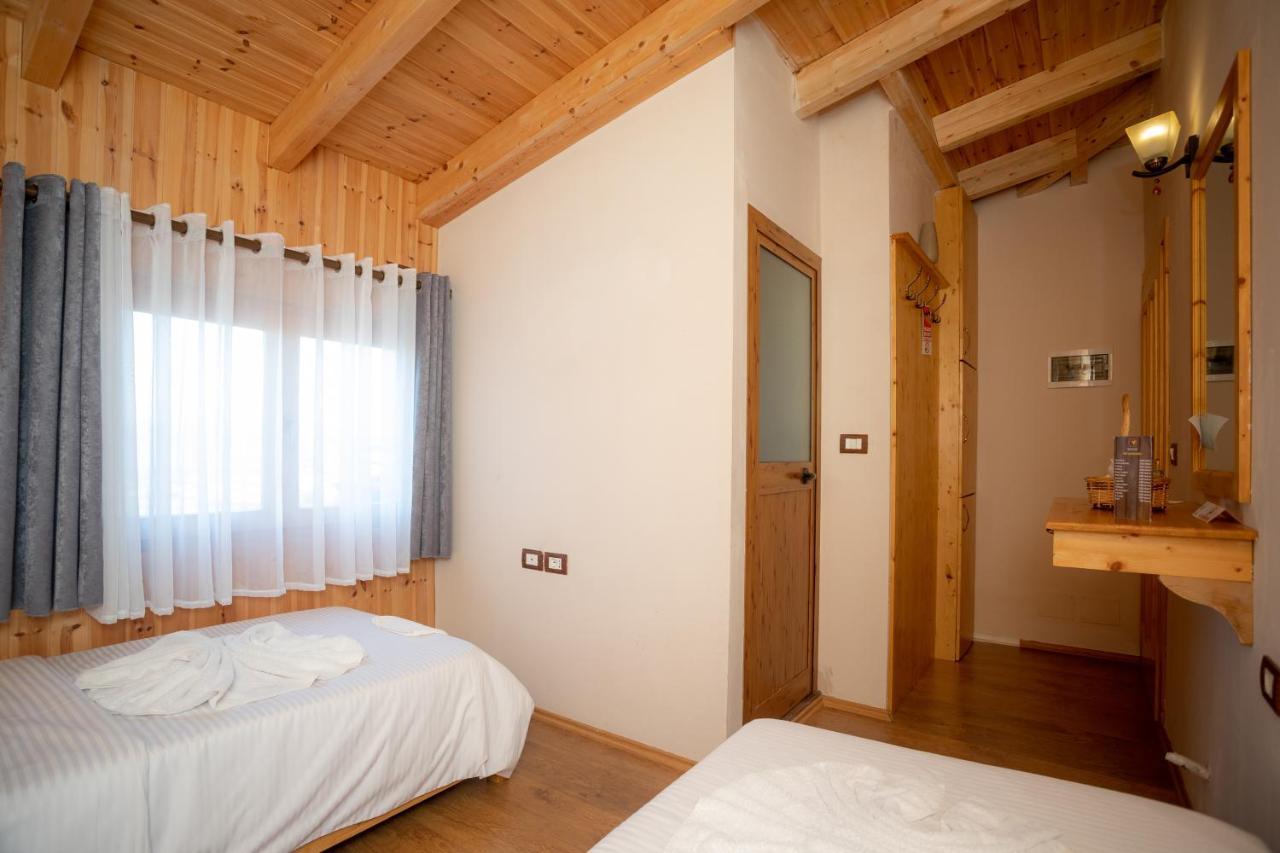 Hotel Shpija E Gjyshit Canaj Esterno foto