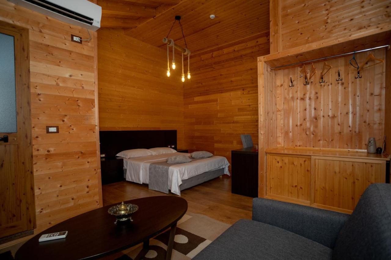 Hotel Shpija E Gjyshit Canaj Esterno foto