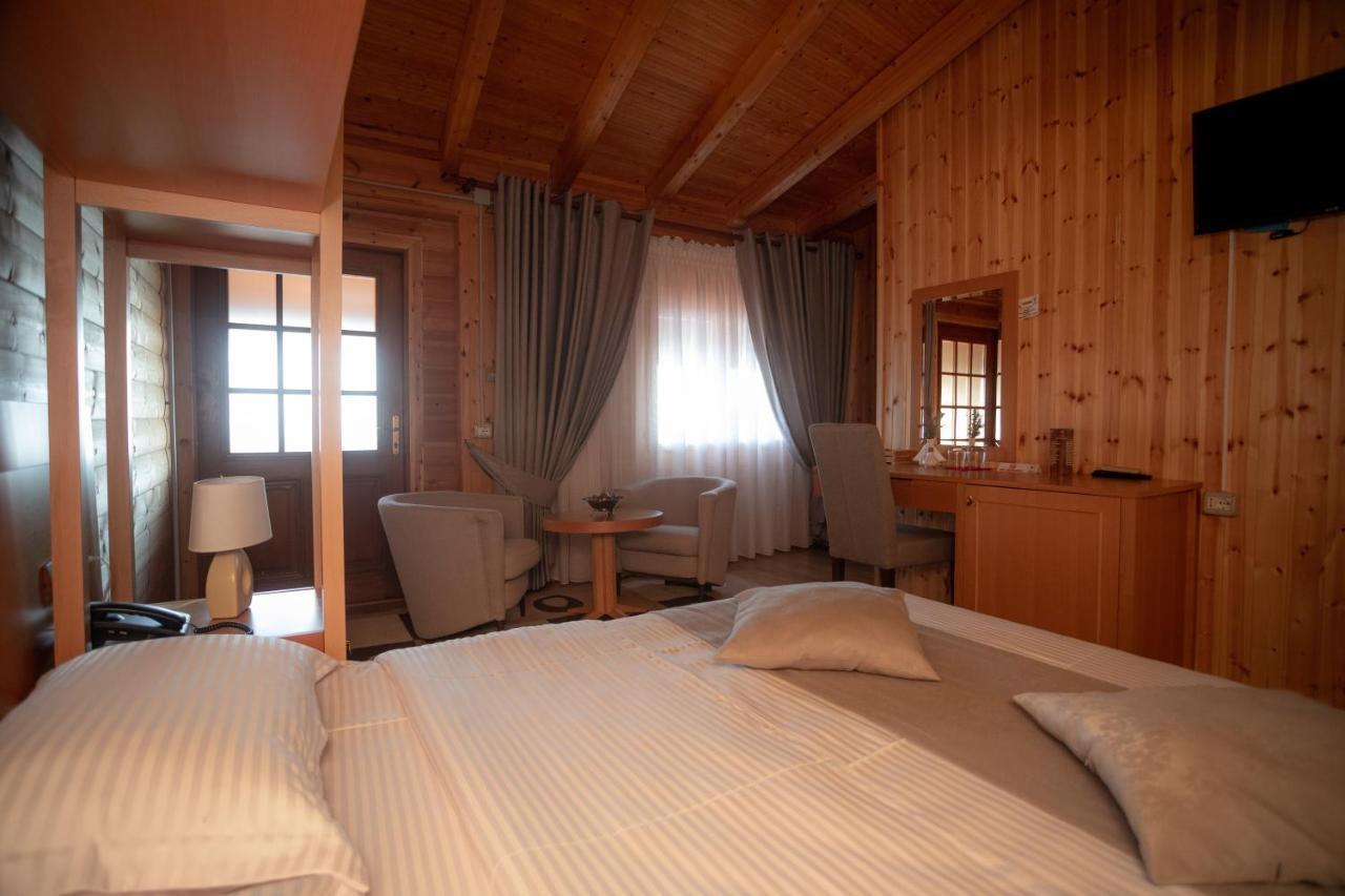 Hotel Shpija E Gjyshit Canaj Esterno foto