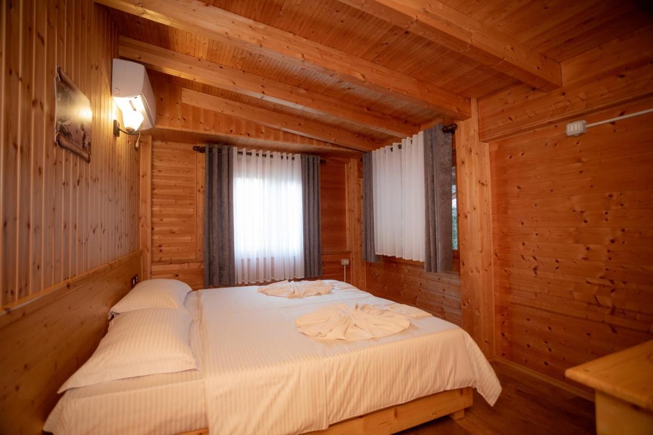 Hotel Shpija E Gjyshit Canaj Esterno foto