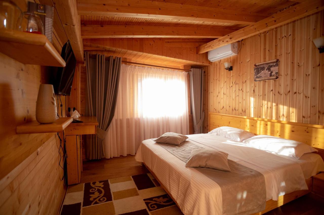 Hotel Shpija E Gjyshit Canaj Esterno foto