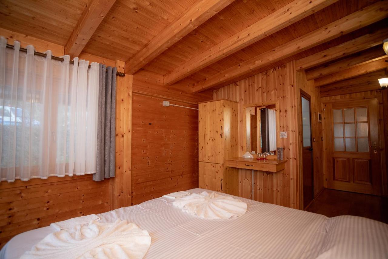 Hotel Shpija E Gjyshit Canaj Esterno foto