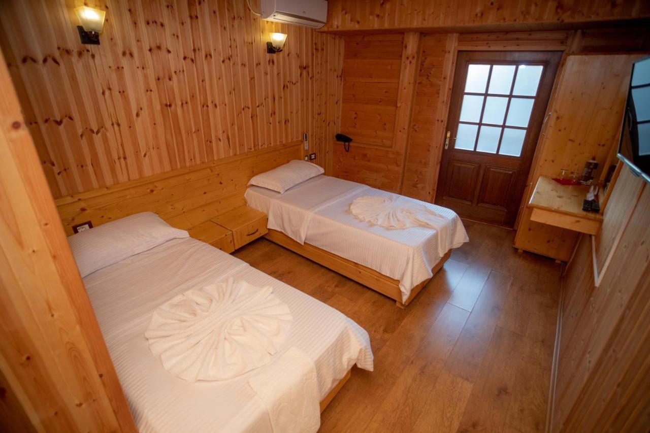 Hotel Shpija E Gjyshit Canaj Esterno foto